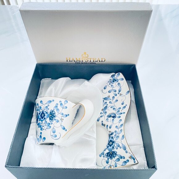 Hampstead Collection Wave Shape Blue Flowers Mug, Saucer & Spoon Set (200ml) - Picture 1 of 5